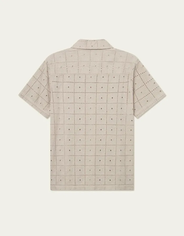 ShirtsOvershirts Men Les Deux Hector Anglaise SS Shirt 8211 Light Sand
