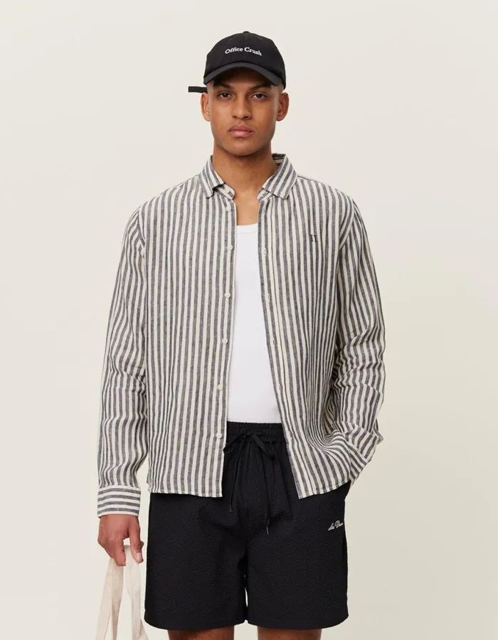 ShirtsOvershirts Men Les Deux Kristian Linen BD Shirt 8211 Dark NavyIvory