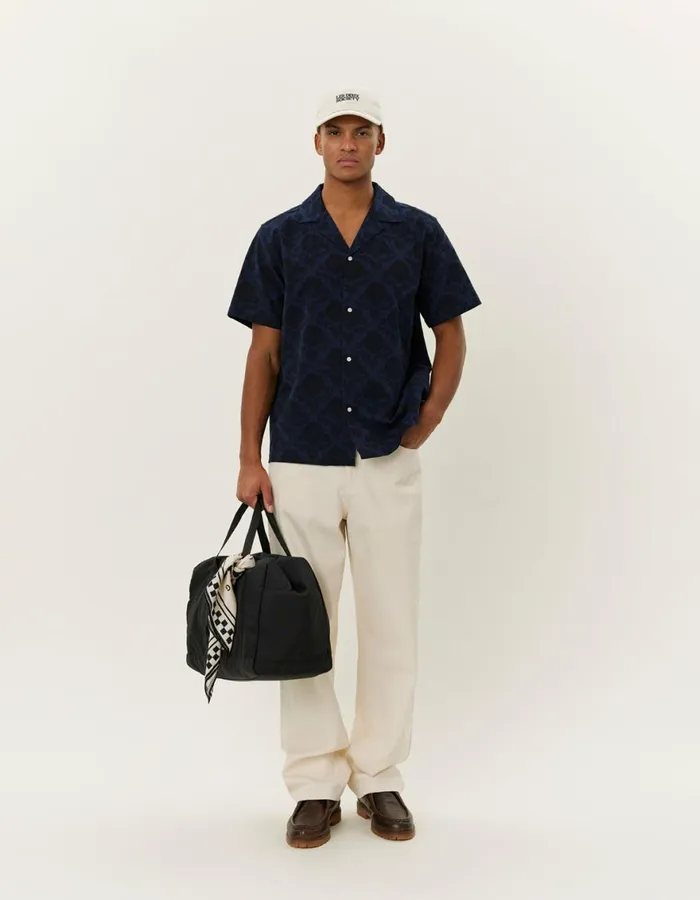 ShirtsOvershirts Men Les Deux Lesley Flower Tile AOP SS Shirt 8211 NavyDark Navy