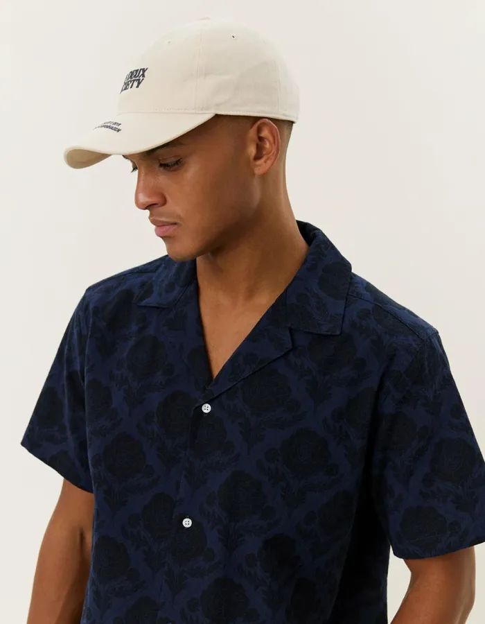 ShirtsOvershirts Men Les Deux Lesley Flower Tile AOP SS Shirt 8211 NavyDark Navy