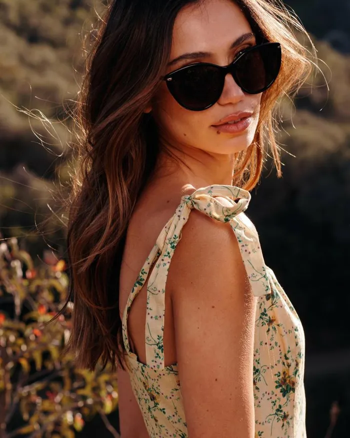 Shop Sunglasses Women PAIGE Riley Sunglasses 8211 Black