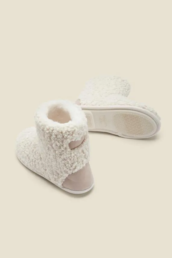 Sosandar Cream Curly Faux Fur Super Soft Boot Slippers Cream Women Slippers