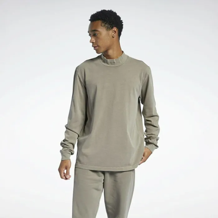 TShirts and Graphic Tees Mens Reebok Classics Natural Dye Long Sleeve Shirt Trek Grey TShirts and Graphic Tees Mens Reebok Classics Natural Dye Long Sleeve Shirt Trek Grey