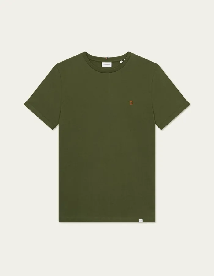 Tshirts Men Les Deux Norregaard TShirt 8211 Seasonal 8211 Chive GreenOrange