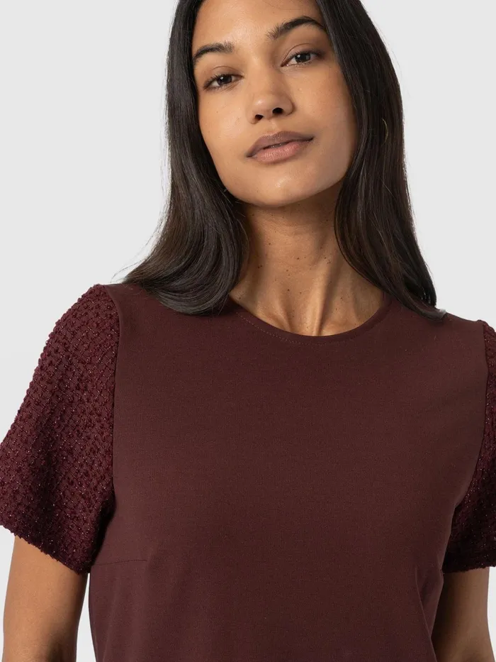 Taylor Rayner Contrast Tee 8211 Maroon Maroon Women Saint And Sofia TShirts and Tanks