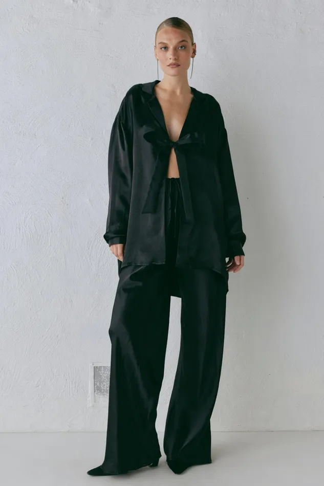 VRG GRL Long Sleeve Rae Satin Top Black 8211 Women VRG GRL Long Sleeve Rae Satin Top Black 8211 Women