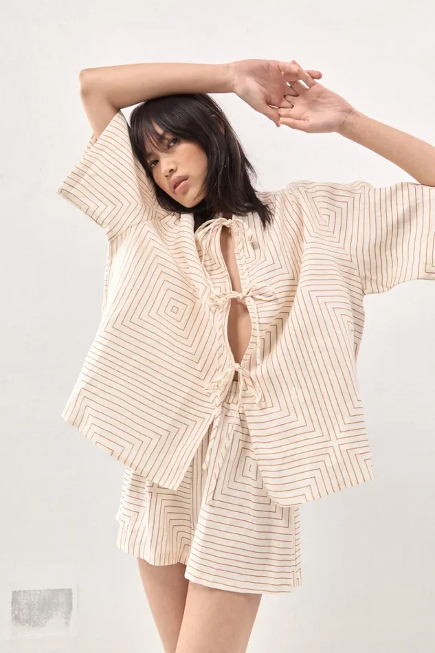 VRG GRL Short Sleeve Naomi Linen Smock Top Juno 8211 Women