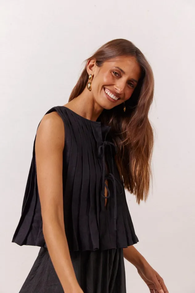 VRG GRL Sleeveless Valeria Linen Top Black 8211 Women VRG GRL Sleeveless Valeria Linen Top Black 8211 Women