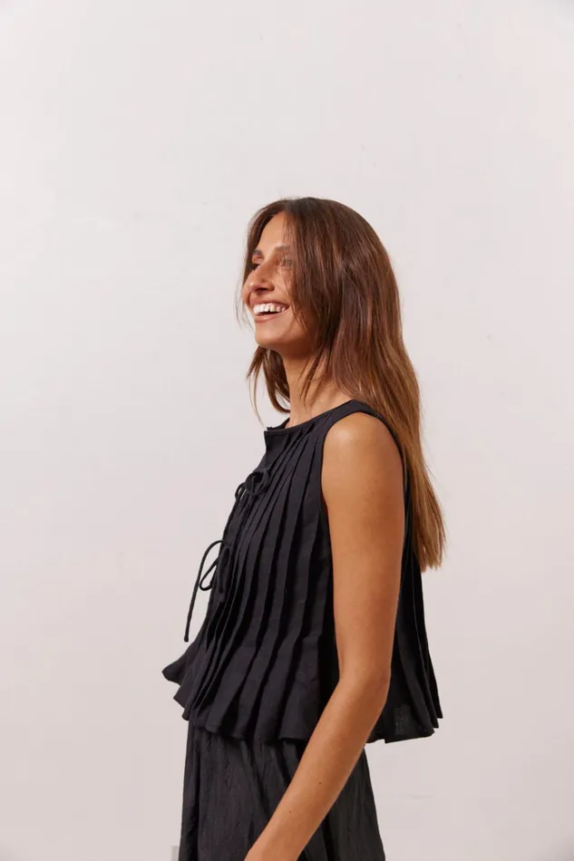 VRG GRL Sleeveless Valeria Linen Top Black 8211 Women VRG GRL Sleeveless Valeria Linen Top Black 8211 Women