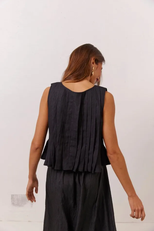 VRG GRL Sleeveless Valeria Linen Top Black 8211 Women VRG GRL Sleeveless Valeria Linen Top Black 8211 Women