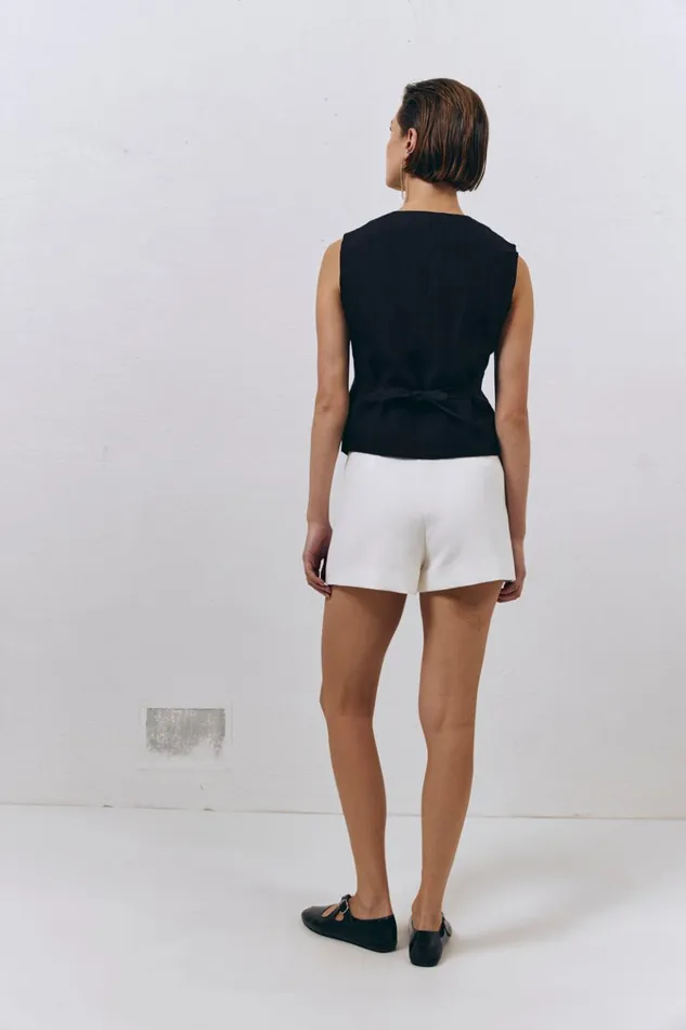 VRG GRL Vests Italian Streets Linen Vest Black 8211 Women VRG GRL Vests Italian Streets Linen Vest Black 8211 Women