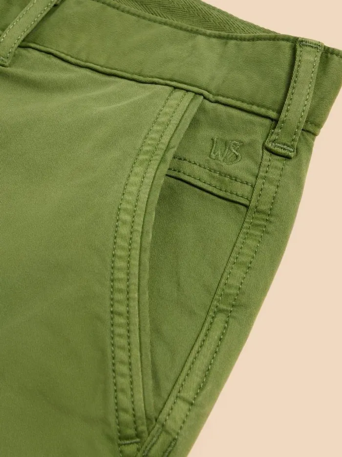 White Stuff CHINOS Sutton Organic Chino Short Bright Green 8211 Men White Stuff CHINOS Sutton Organic Chino Short Bright Green 8211 Men