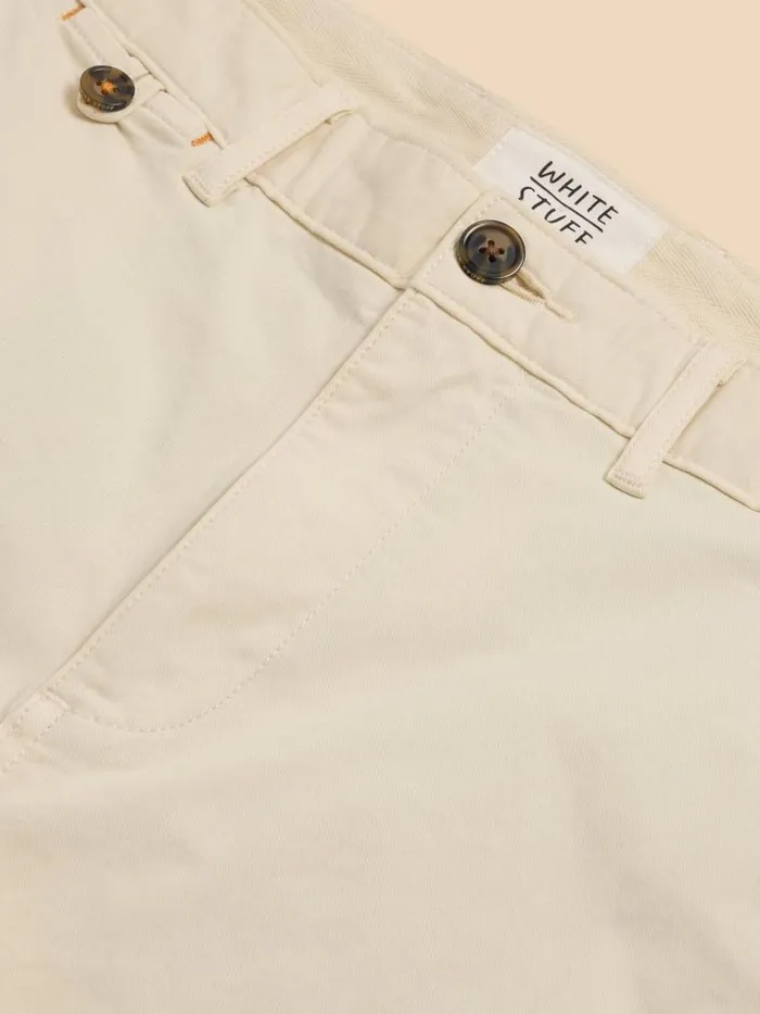 White Stuff CHINOS Sutton Organic Chino Short Natural White 8211 Men White Stuff CHINOS Sutton Organic Chino Short Natural White 8211 Men