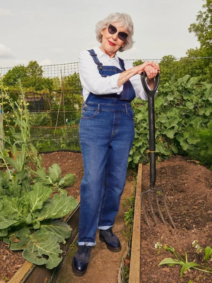 White Stuff JEANS Isabelle Denim Dungaree Mid Denim 8211 Women White Stuff JEANS Isabelle Denim Dungaree Mid Denim 8211 Women