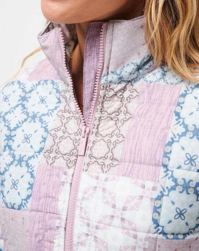 Women BOLD AND BLOOM JACKET Mauve Shadows Multi TravisMathew Jackets