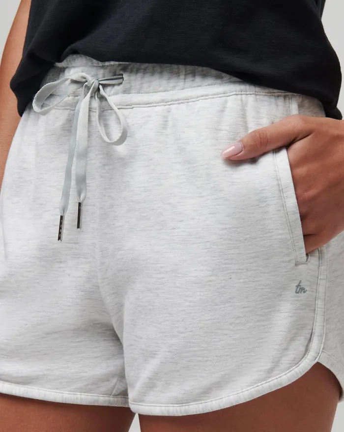 Women CLOUD FLEECE SHORT 20 Heather Light Grey TravisMathew Shorts
