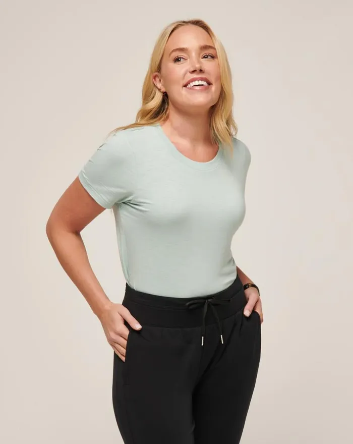 Women CLOUD JERSEY TEE Ether TravisMathew Tees
