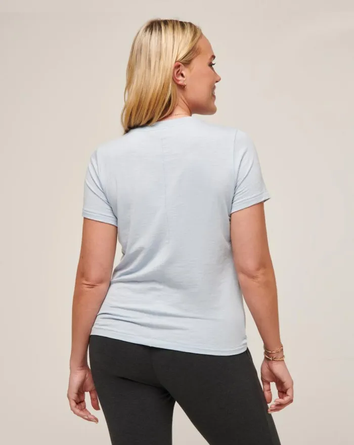 Women CLOUD JERSEY TEE Kentucky Blue TravisMathew Tees