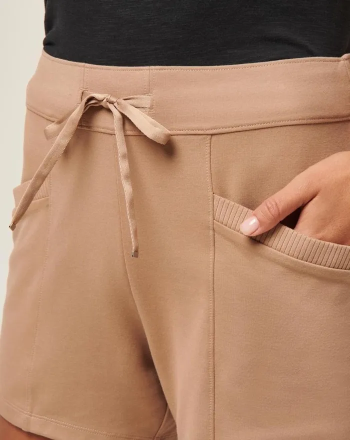 Women FRIDAY PONTE POCKET SHORT Natural TravisMathew Shorts