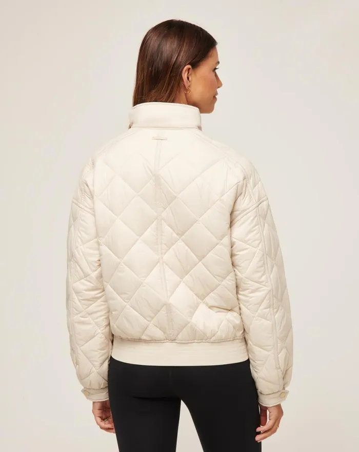 Women LIGHTS AT NIGHT QUILTED JACKET Pumice Stone TravisMathew Jackets