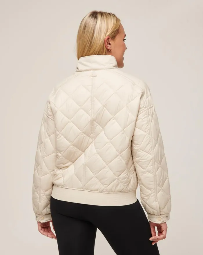 Women LIGHTS AT NIGHT QUILTED JACKET Pumice Stone TravisMathew Jackets