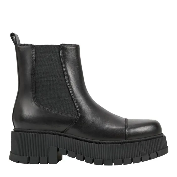Women Marc Fisher Boots and Booties Bermida Lug Sole Bootie Black Leather