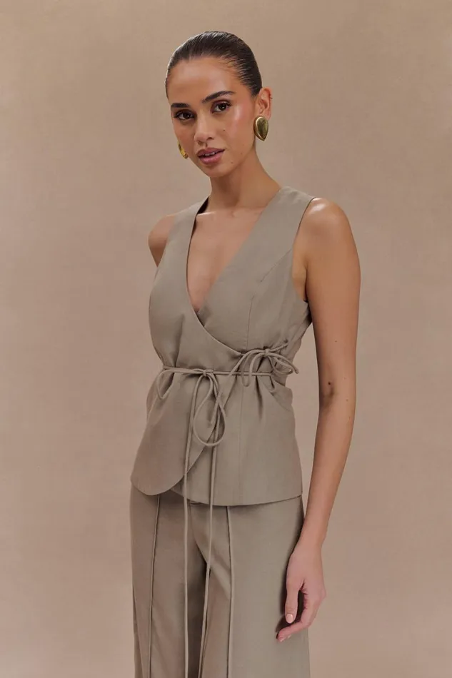 Women Meshki Tops Brandi Linen Sleeveless Wrap Top 8211 Pebble