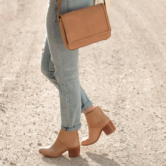 Women Nisolo Bags and Wallets Clara Crossbody Almond
