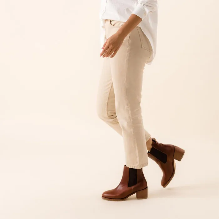 Women Nisolo Boots Ana GoTo Heeled Chelsea Boot Auburn