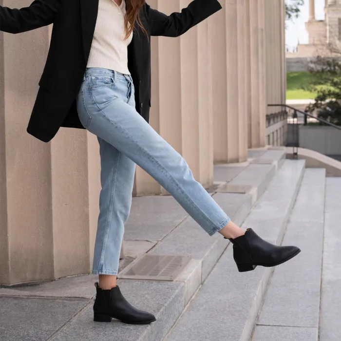 Women Nisolo Boots Eva Everyday Chelsea Boot BlackBlack