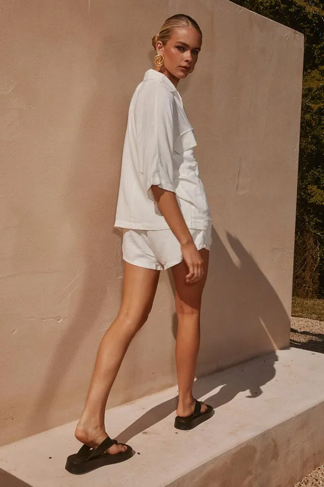 Women Shorts Runaway The Label HAKUNA PLAIN SHORT White