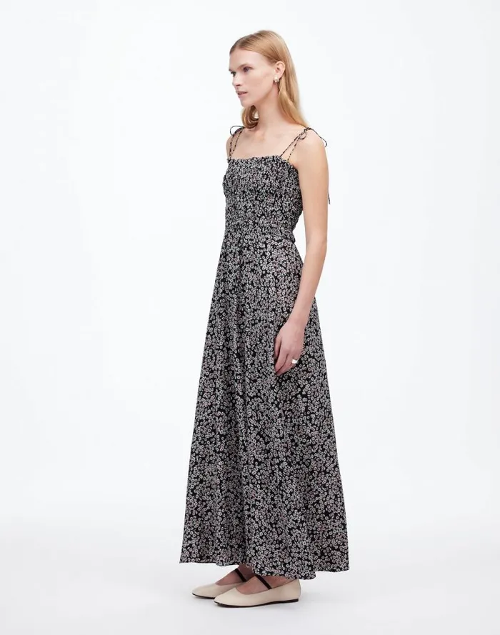 Women Smocked TieStrap Midi Dress In Floral Daisy Black Ground Madewell Dresses