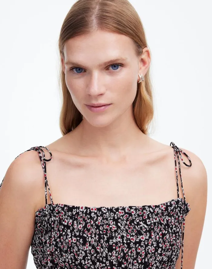 Women Smocked TieStrap Midi Dress In Floral Daisy Black Ground Madewell Dresses