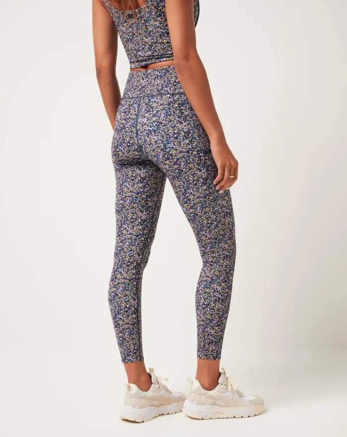 Women WHERE IT COUNTS LEGGING Cream Multi TravisMathew Leggings