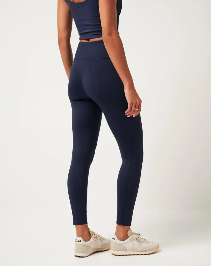 Women WHERE IT COUNTS LEGGING Navy Blazer TravisMathew Leggings